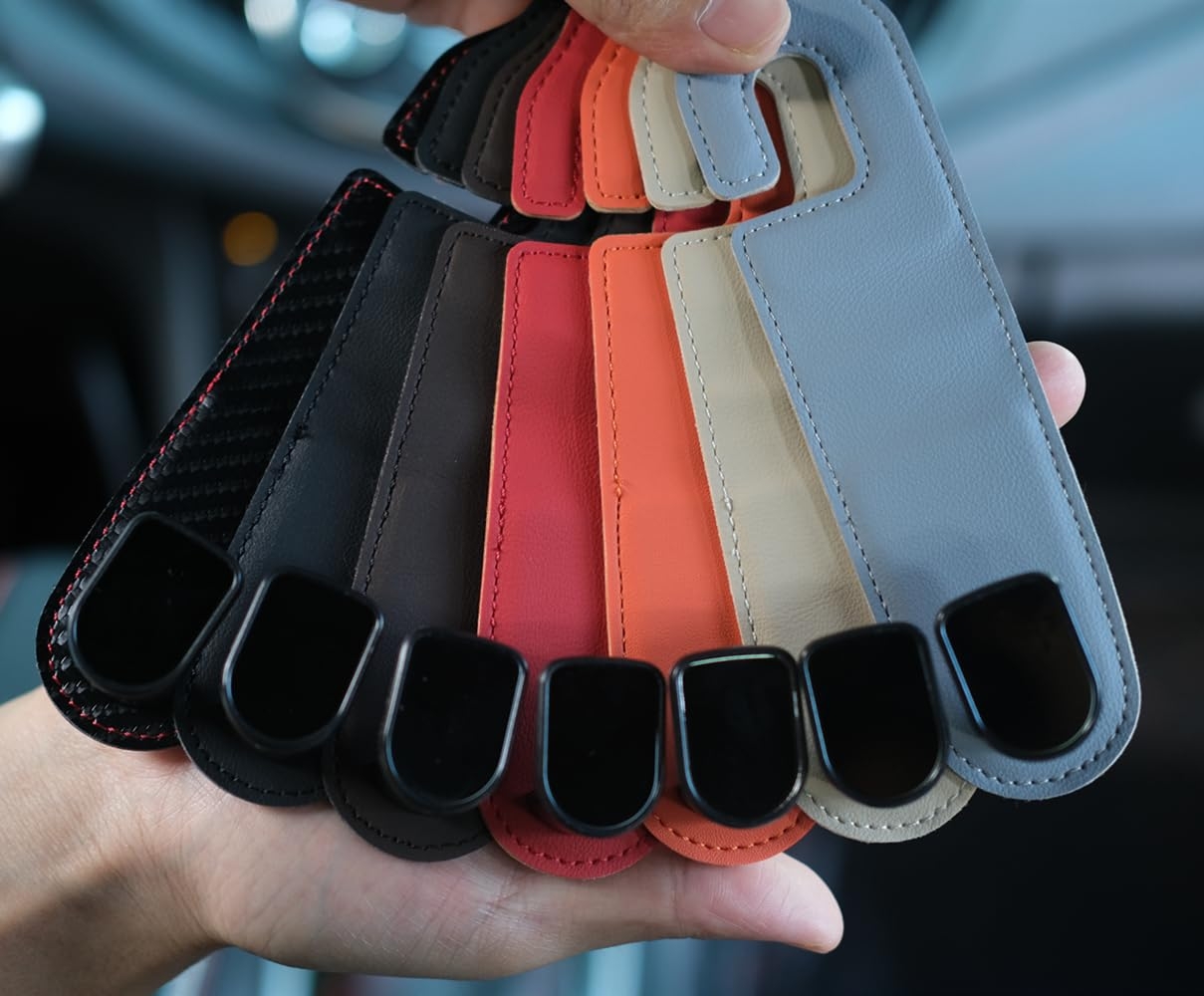 Qirc Auto Haken 2 St ck Leder Organizer Taschenhaken Universal R cksitz Kopfst tzen Aufh nger F r H ngetaschen Handtasche Einkaufstaschen 